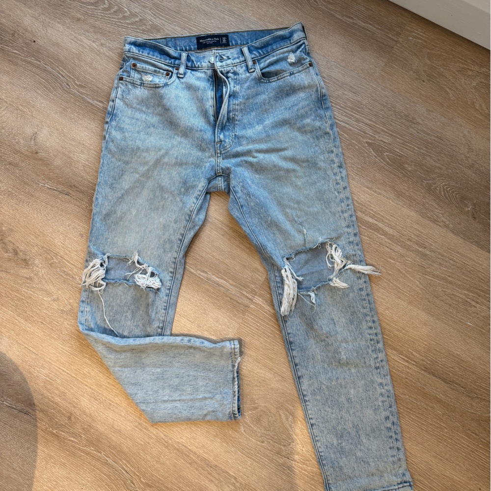 Abercrombie & Fitch Light Blue Distressed Men Jeans